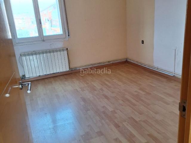 Piso en venta en Calaf. Venta de Piso en Calle Francesc Casajoana Calaf Barcelona. Pisos.