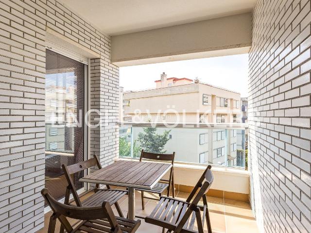 Piso en venta en Calafell, L´Estany Costa Dorada. Luminoso apartamento de 3 habitaciones con terraza, piscina, parking y trastero en Mas Mel, Calafell. Pisos.