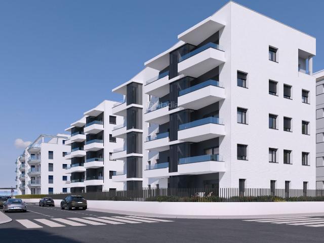 Piso en venta en Calafell, L´Estany Costa Dorada. PISO CON TERRAZA Y JARDÍN EN CALAFELL. Pisos.
