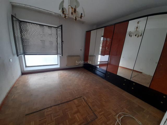 Piso en venta en Calahorra. Piso con terraza en el centro. Pisos.