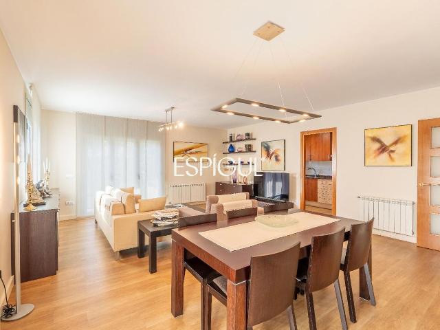 Piso en venta en Caldes de Malavella. Ático en venta con vistas en el centro de Caldes de Malavella. Pisos Caldes de.