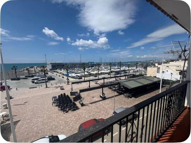 Piso en Venta en Caleta de Vélez