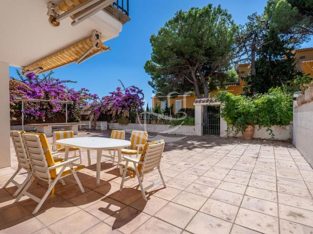 Piso en venta en Calella de Palafrugell Costa Brava. AMPLIO APARTAMENTO CON TERRAZAS Y 2 PARKINGS A TAN SOLO 200M DEL MAR. Pisos Calella de.