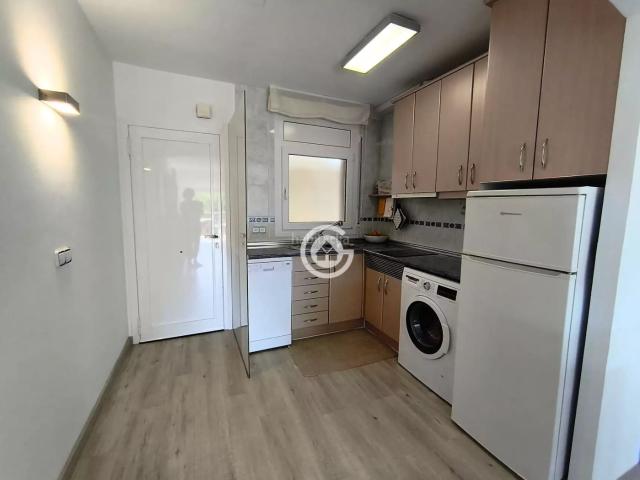 Piso en venta en Calella de Palafrugell Costa Brava. Apartamento reformado con terraza y piscina comunitaria en Calella de Palafrugell. Pisos Calella de.