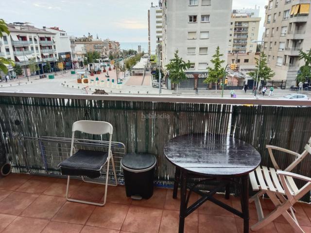 Piso en venta en Calella. Encantador piso con vistas al mar en zona tranquila y con todos los servicios. Pisos.