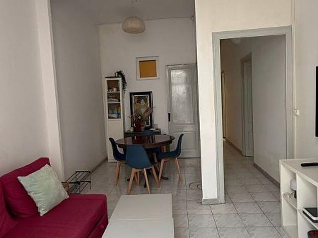 Piso en venta en calle Muntanya, Barcelona, de 80 m² 4 habitaciones por 350.000