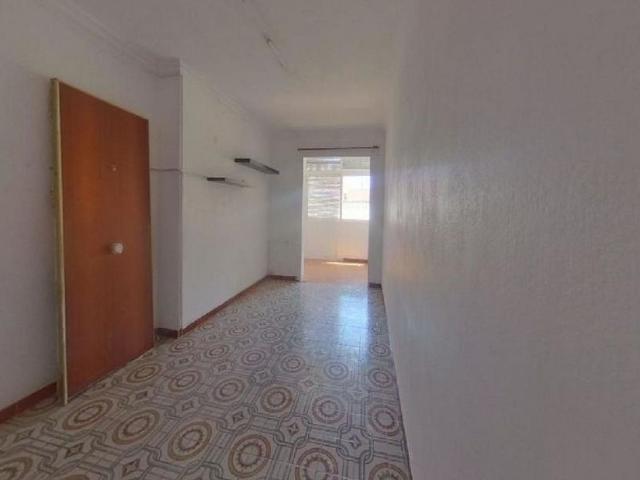 Piso en venta en calle Madrid, Badalona, de 50 m² 2 habitaciones por 75.000