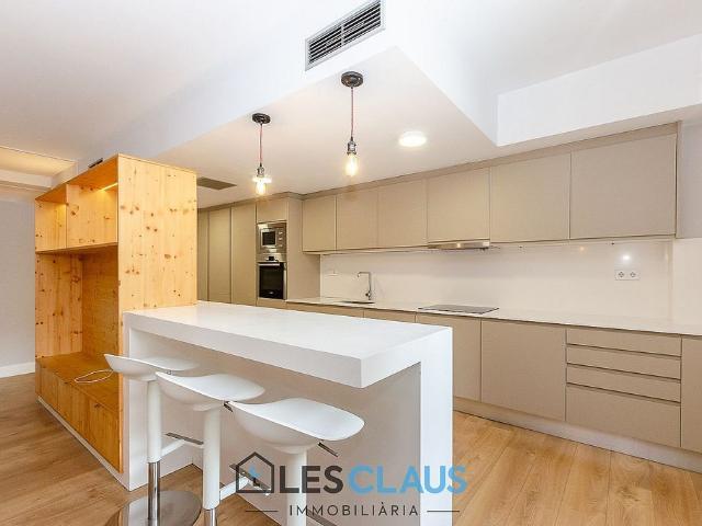 Piso en venta en calle Madrid, Barcelona, de 110 m² 3 habitaciones por 460.000