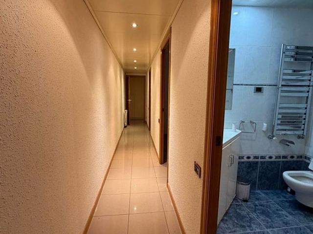 Piso en venta en calle Madrid, Barcelona, de 65 m² 3 habitaciones por 380.000