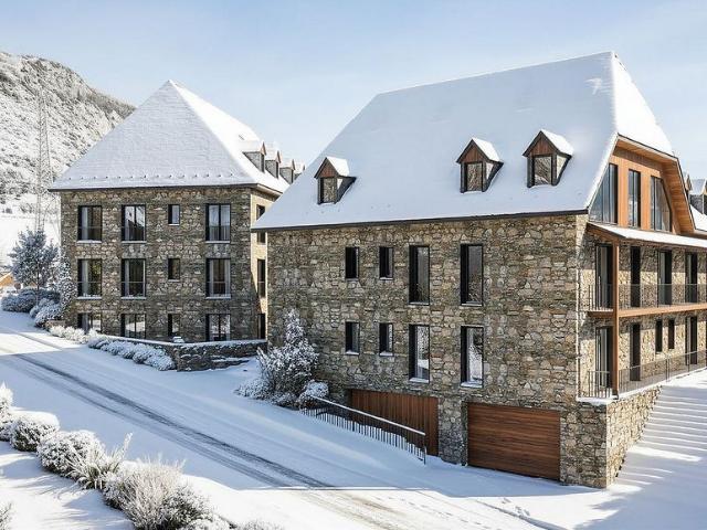 Piso en venta en calle Major, Naut Aran, de 100 m² 3 habitaciones por 720.000