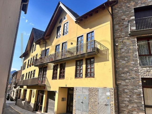 Piso en venta en calle Major, Esterri d´Àneu, de 54 m² 2 habitaciones por 210.000