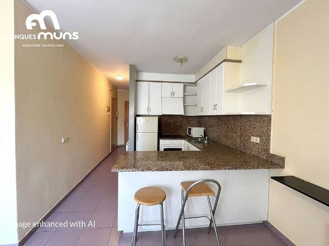 Piso en venta en calle Major, Salt, de 49 m² 2 habitaciones por 143.000