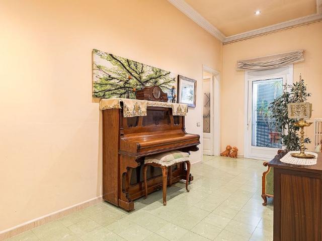 Piso en venta en calle Major, Sils, de 815 m² 9 habitaciones por 680.000