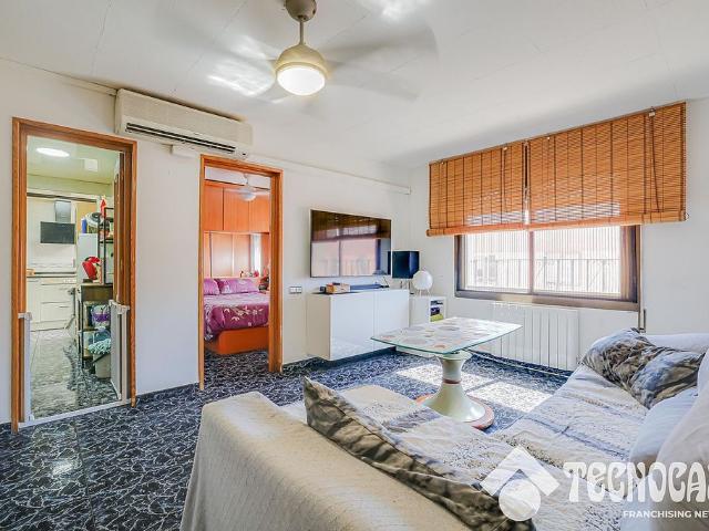 Piso en venta en calle Malgrat de Mar, Badalona, de 70 m² 3 habitaciones por 199.900