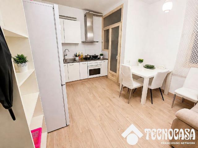 Piso en venta en calle Mallorca Viladomat, Barcelona, de 76 m² 3 habitaciones por 375.000