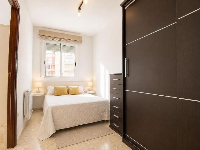 Piso en venta en calle Manuel de Falla, Tarragona, de 40 m² 1 habitación por 149.900
