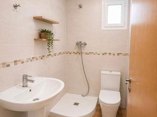 Piso en venta en calle Mas, Hospitalet de Llobregat, L´, de 75 m² 4 habitaciones por 249.000