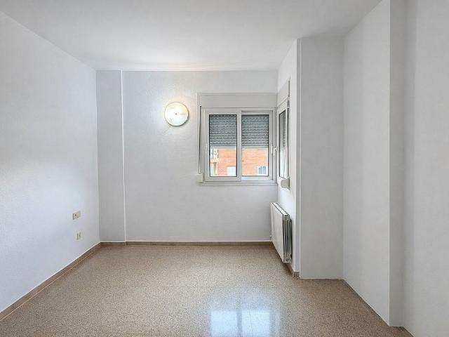 Piso en venta en calle Mare de Déu de Montserrat, Figueres, de 90 m² 3 habitaciones por 234.500