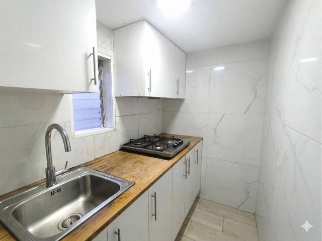 Piso en venta en calle Mare de Déu de Núria, Hospitalet de Llobregat, L´, de 40 m² 2 habitaciones por 119.900