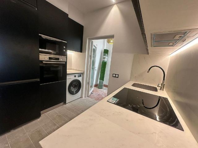 Piso en venta en calle Mare de Déu Dels Desemparats, Hospitalet de Llobregat, L´, de 65 m² 3 habitaciones por 275.000