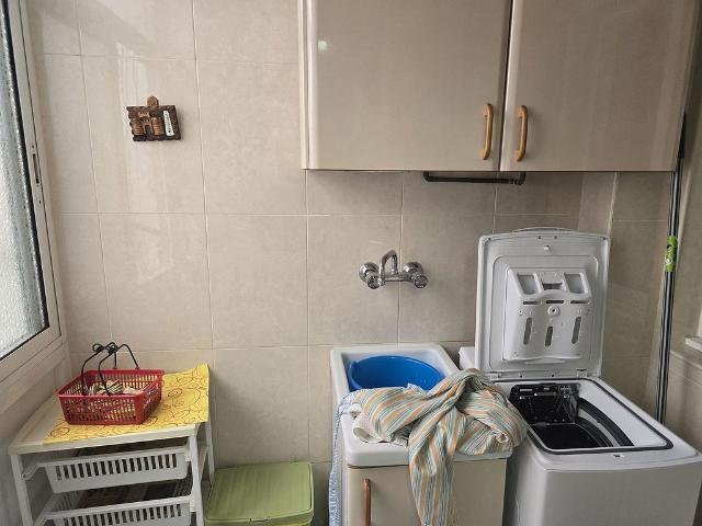 Piso en venta en calle Mare de Déu Dels Desemparats, Hospitalet de Llobregat, L´, de 89 m² 4 habitaciones por 245.000