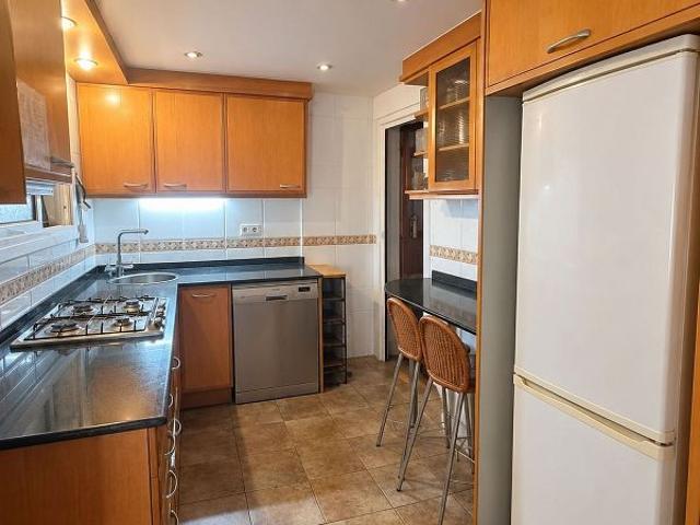 Piso en venta en calle Mare de Déu Dels Desemparats, Hospitalet de Llobregat, L´, de 95 m² 3 habitaciones por 249.000