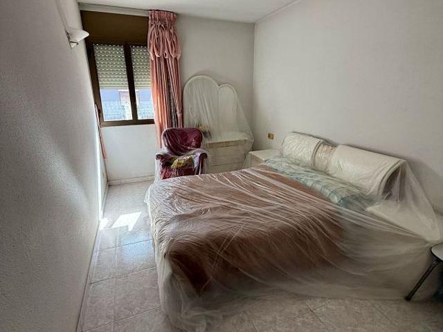 Piso en venta en calle Mare de Déu Dels Desemparats, Hospitalet de Llobregat, L´, de 95 m² 3 habitaciones por 269.000