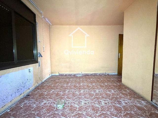 Piso en venta en calle Mare de Les Aigües, Sabadell, de 87 m² 3 habitaciones por 169.000