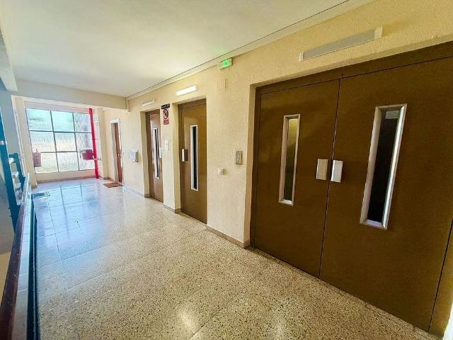 Piso en venta en calle Marina de la, Hospitalet de Llobregat, L´, de 87 m² 4 habitaciones por 315.000