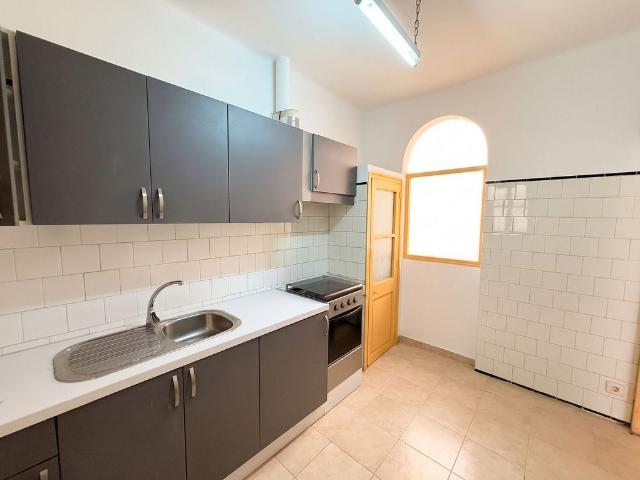 Piso en venta en calle Marquès de Caldes de Montbui, Girona, de 62 m² 3 habitaciones por 199.900