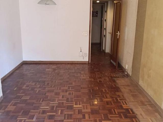 Piso en venta en calle Marques de Campo Sagrado, Barcelona, de 66 m² 3 habitaciones por 350.000