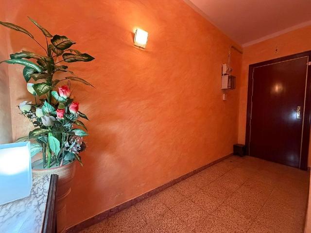 Piso en venta en calle Martí Codolar, Hospitalet de Llobregat, L´, de 91 m² 4 habitaciones por 339.000