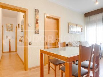 Piso en venta en calle Marti Pujol, Badalona, de 65 m² 3 habitaciones por 230.000