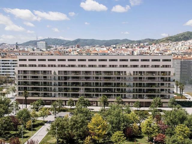 Piso en venta en calle Martin Luther King, Barcelona, de 56 m² 2 habitaciones por 441.000