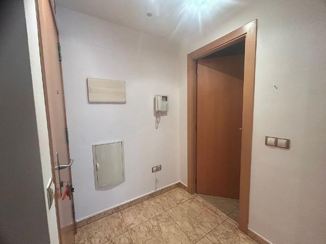 Piso en venta en calle Maternitat D'elna, Manresa, de 74 m² 3 habitaciones por 179.000