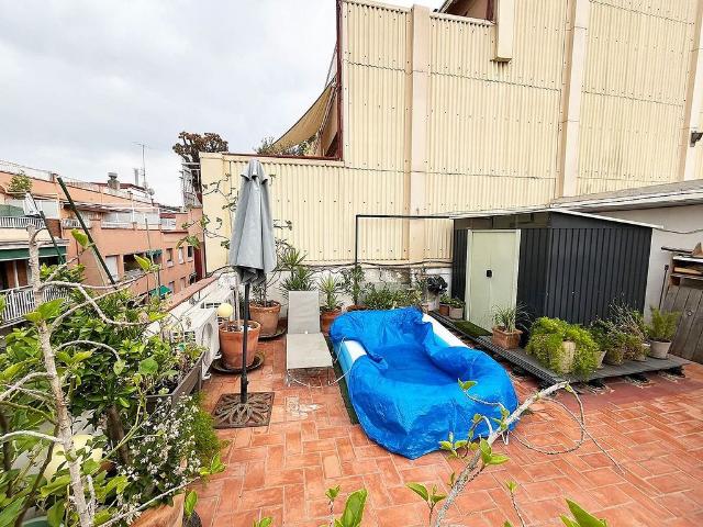 Piso en venta en calle Mestre Joan Corrales, Esplugues de Llobregat, de 74 m² 3 habitaciones por 410.000