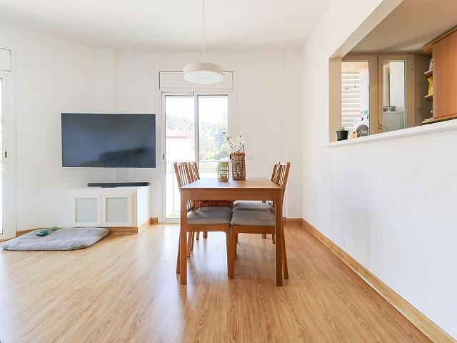 Piso en venta en calle Mig del, Sant Climent de Llobregat, de 69 m² 3 habitaciones por 310.000