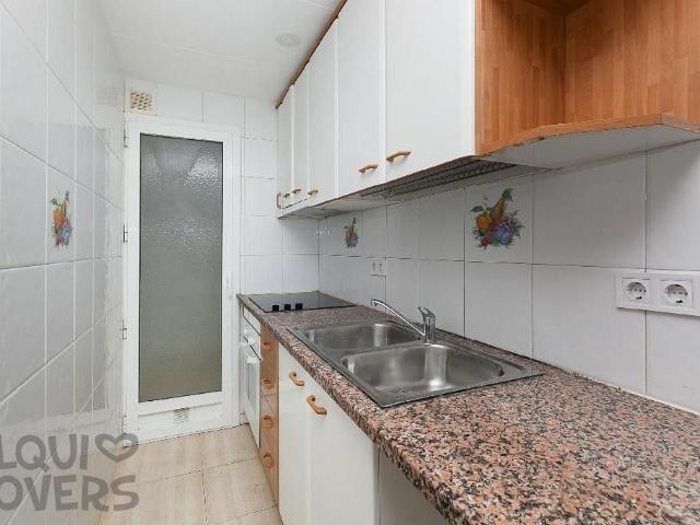 Piso en venta en calle Miguel de Cervantes, Mollet del Vallès, de 67 m² 3 habitaciones por 90.000