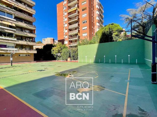 Piso en venta en calle Miquel I Badia, Barcelona, de 90 m² 4 habitaciones por 670.000