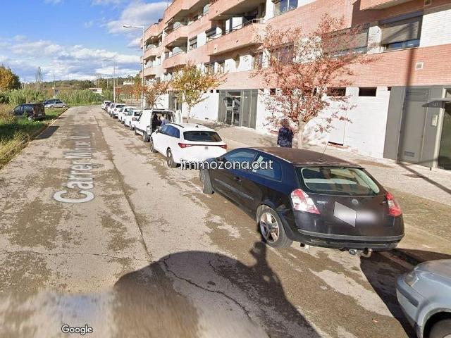 Piso en venta en calle Miquel Martí i Pol, Cassà de la Selva, de 136 m² 3 habitaciones por 100.000
