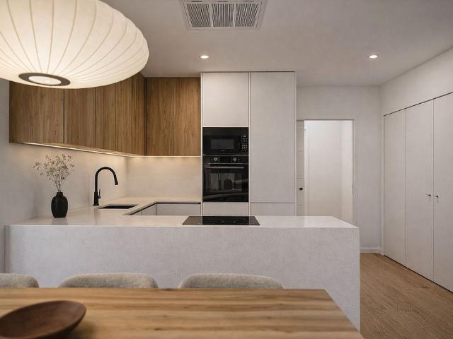 Piso en venta en calle Montalegre, Badalona, de 79 m² 3 habitaciones por 416.000
