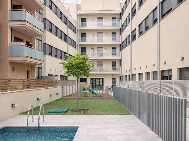 Piso en venta en calle Montilivi, Girona, de 105 m² 3 habitaciones por 342.500