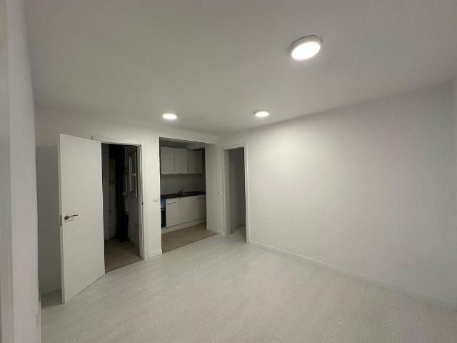 Piso en venta en calle Montseny del, Hospitalet de Llobregat, L´, de 54 m² 3 habitaciones por 230.000