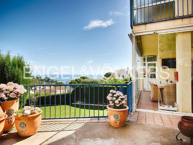 Piso en venta en calle Montserrat, Llançà, de 65 m² 2 habitaciones por 380.000