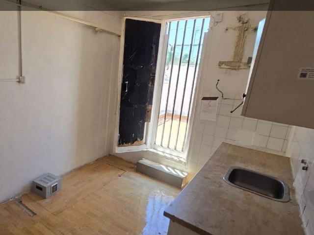 Piso en venta en calle Mossèn Jaume Busquet, Hospitalet de Llobregat, L´, de 39 m² 2 habitaciones por 97.700