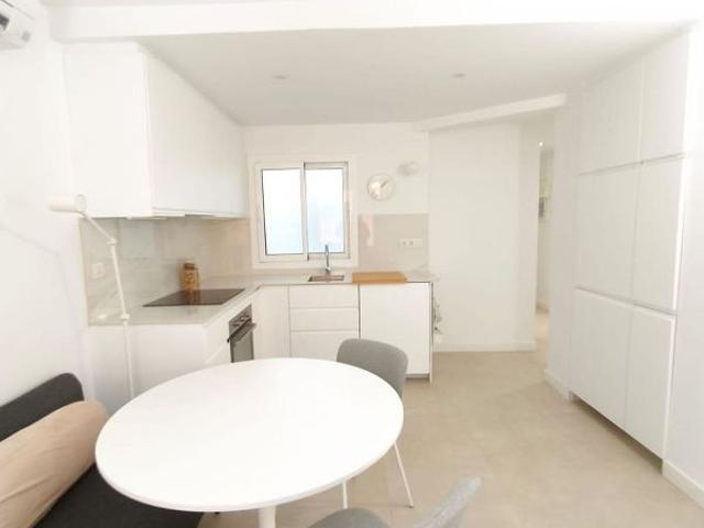 Piso en venta en calle Mora la Nova, Barcelona, de 40 m² 2 habitaciones por 245.000