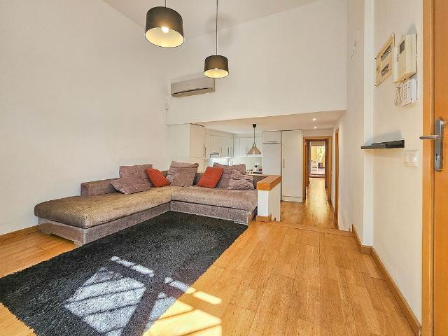 Piso en venta en calle Nacio, Barcelona, de 66 m² 2 habitaciones por 440.000