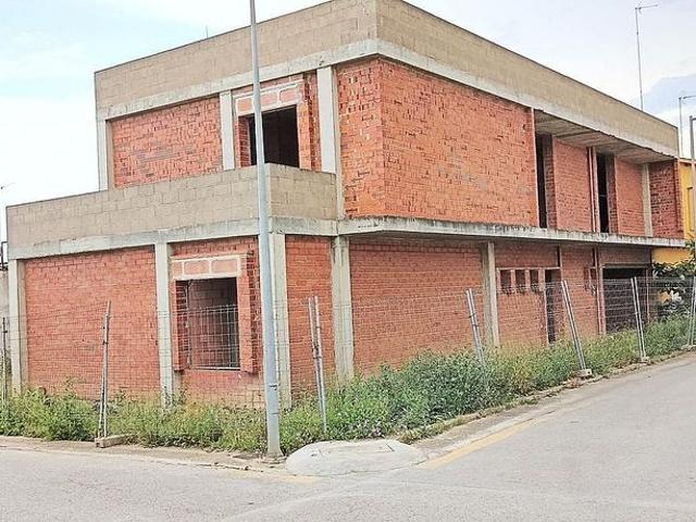 Piso en venta en calle Narcís Monturiol, Vidreres, de 360 m² 6 habitaciones por 420.000