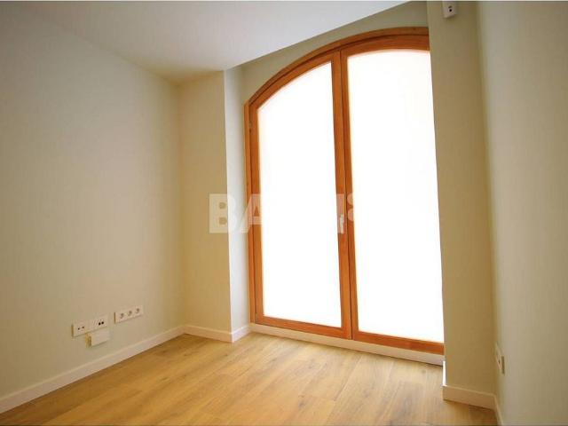 Piso en venta en calle Nou, Vic, de 39 m² 1 habitación por 175.350