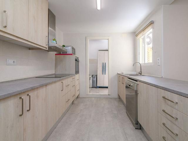 Piso en venta en calle Nou, Viladecans, de 100 m² 4 habitaciones por 330.000